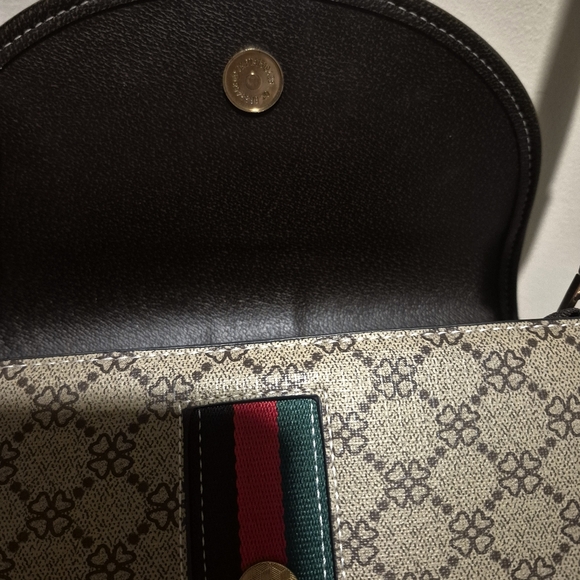 Source Unknown Beige Crossbody Bag with Green & Red Stripe - Picture 2 of 10